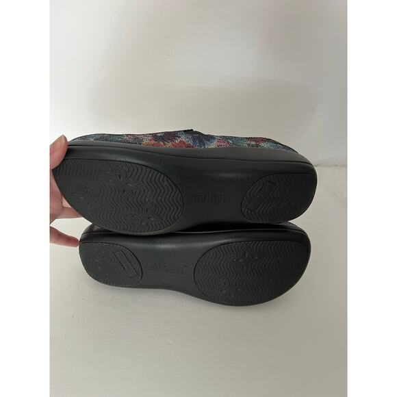 Alegria by PF Lite Women's Bloomies Slip- On Clog Floral Leather Size 38 (US 8) - Picture 8 of 8